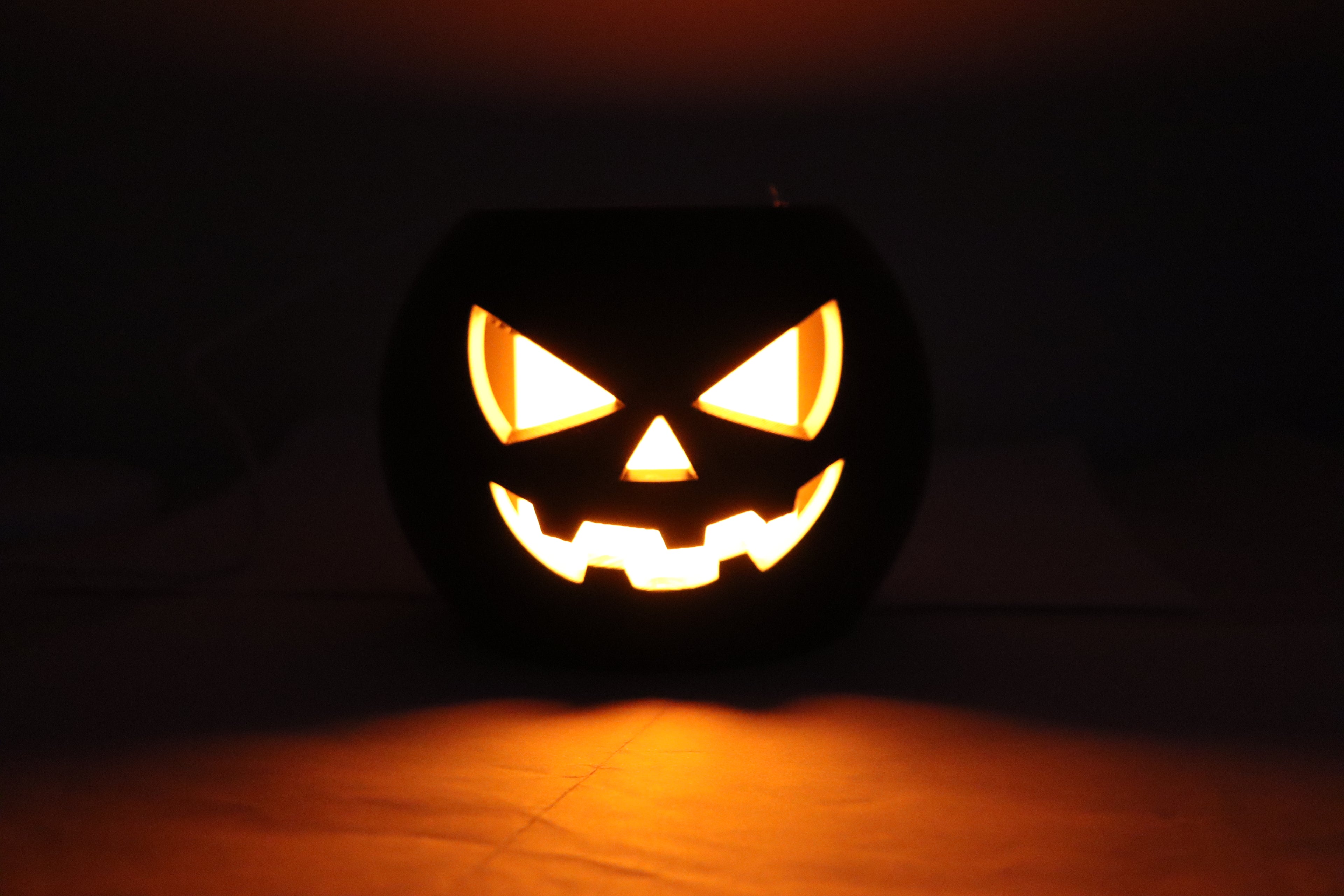 🎃 Jack-O’ Pumpkin Mini Lamp – Portable Halloween Light  - Black