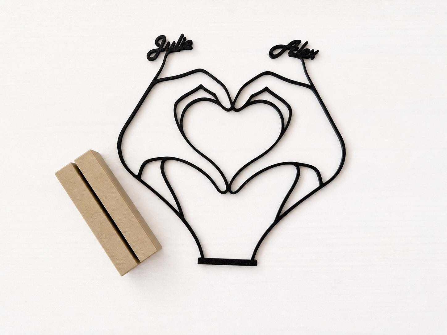 Personalized Couple Hands Heart Stand – detail view 3