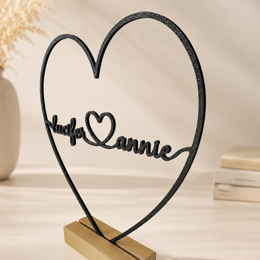 Personalized Heart Name Stand for Couples – detail view 2