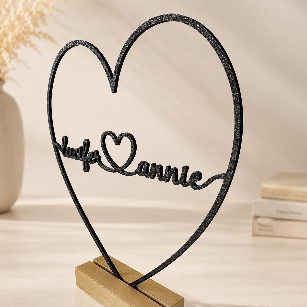 Personalized Heart Name Stand for Couples – detail view 2