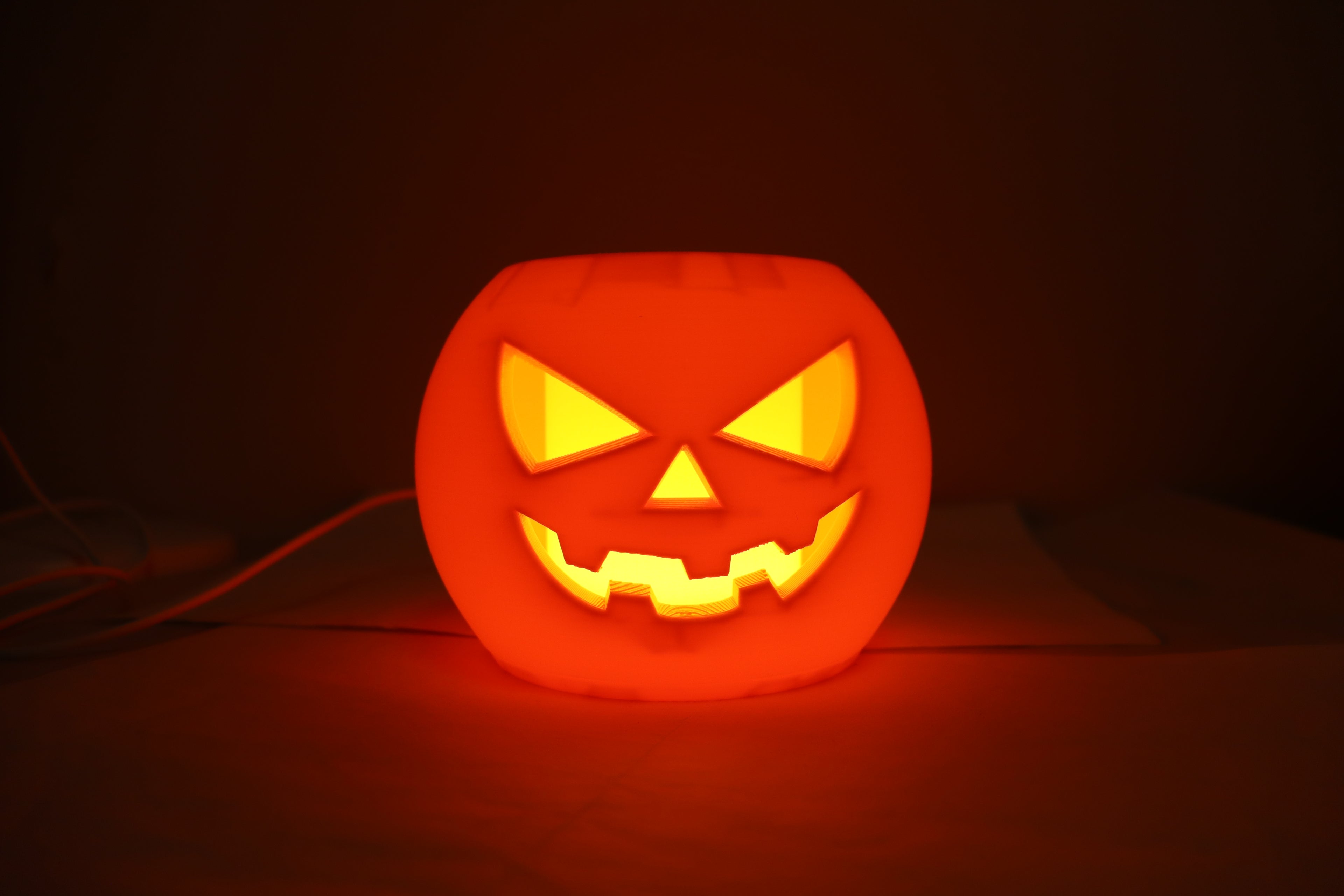 🎃 Jack-O’ Pumpkin Mini Lamp – Portable Halloween Light - Orange
