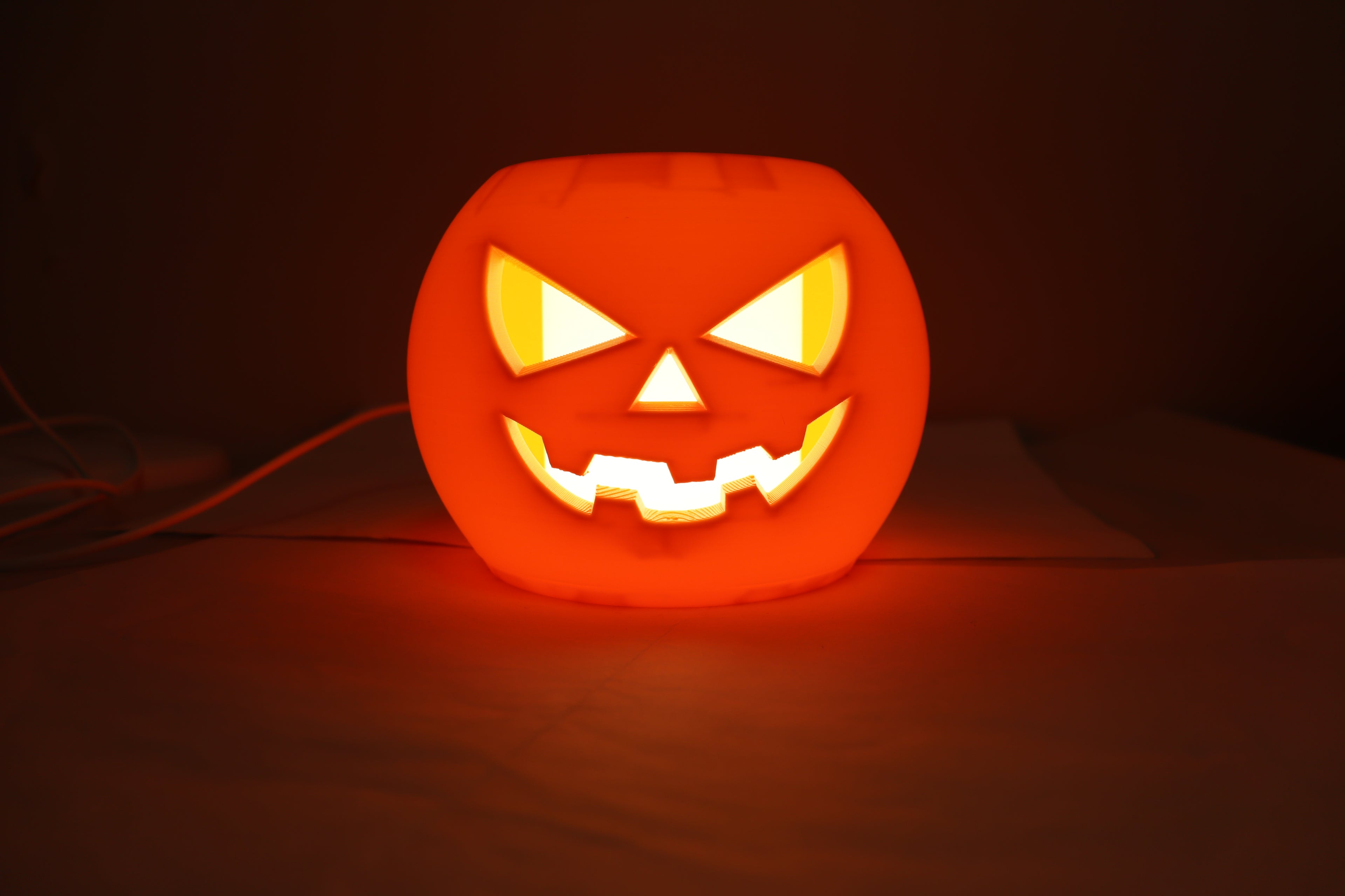 🎃 Ķirbju mini lampa – pārnēsājama Helovīna gaisma – oranža